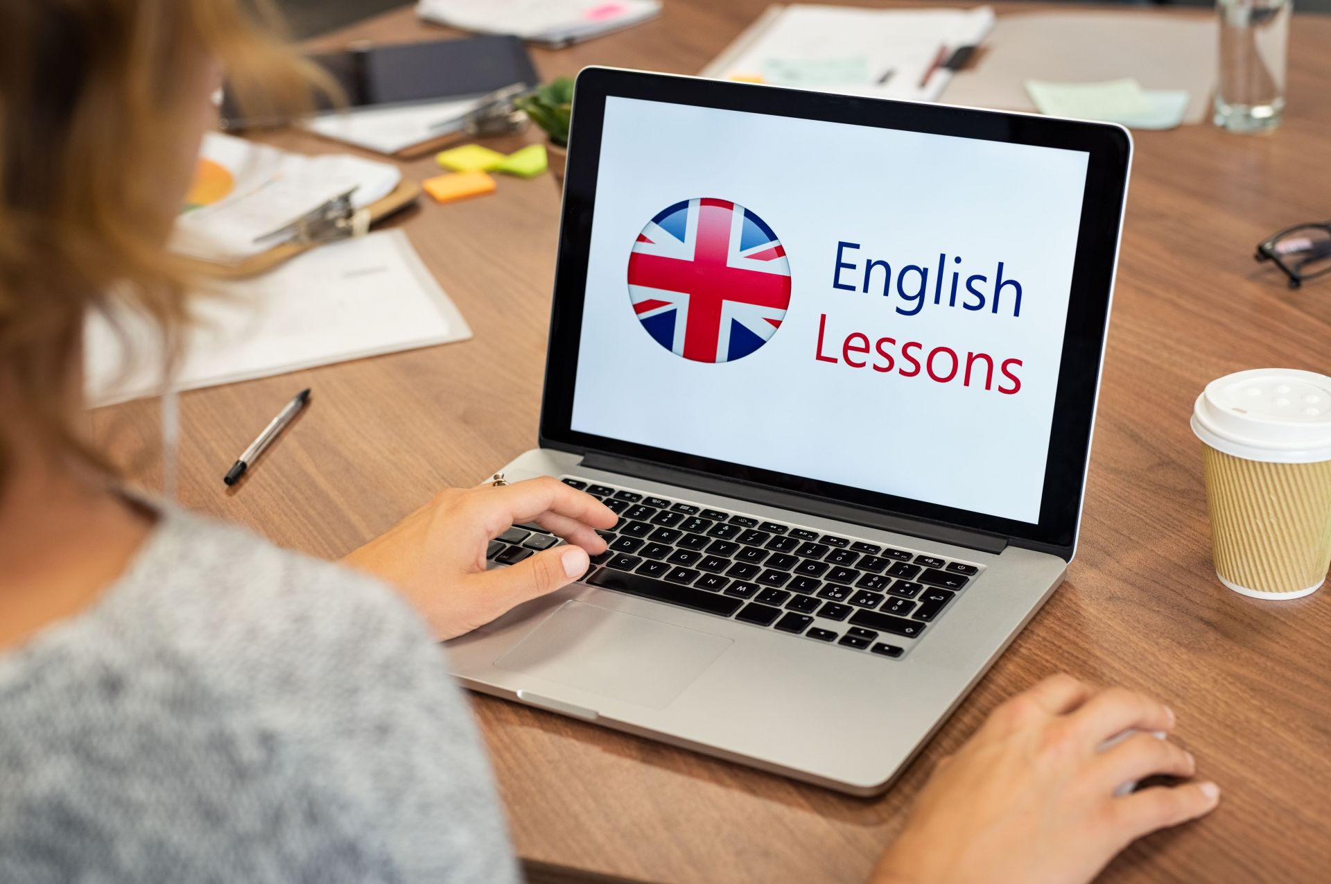 online ingilizce özel ders ile yüz yüze ingilizce özel ders arasındaki fark nedir?